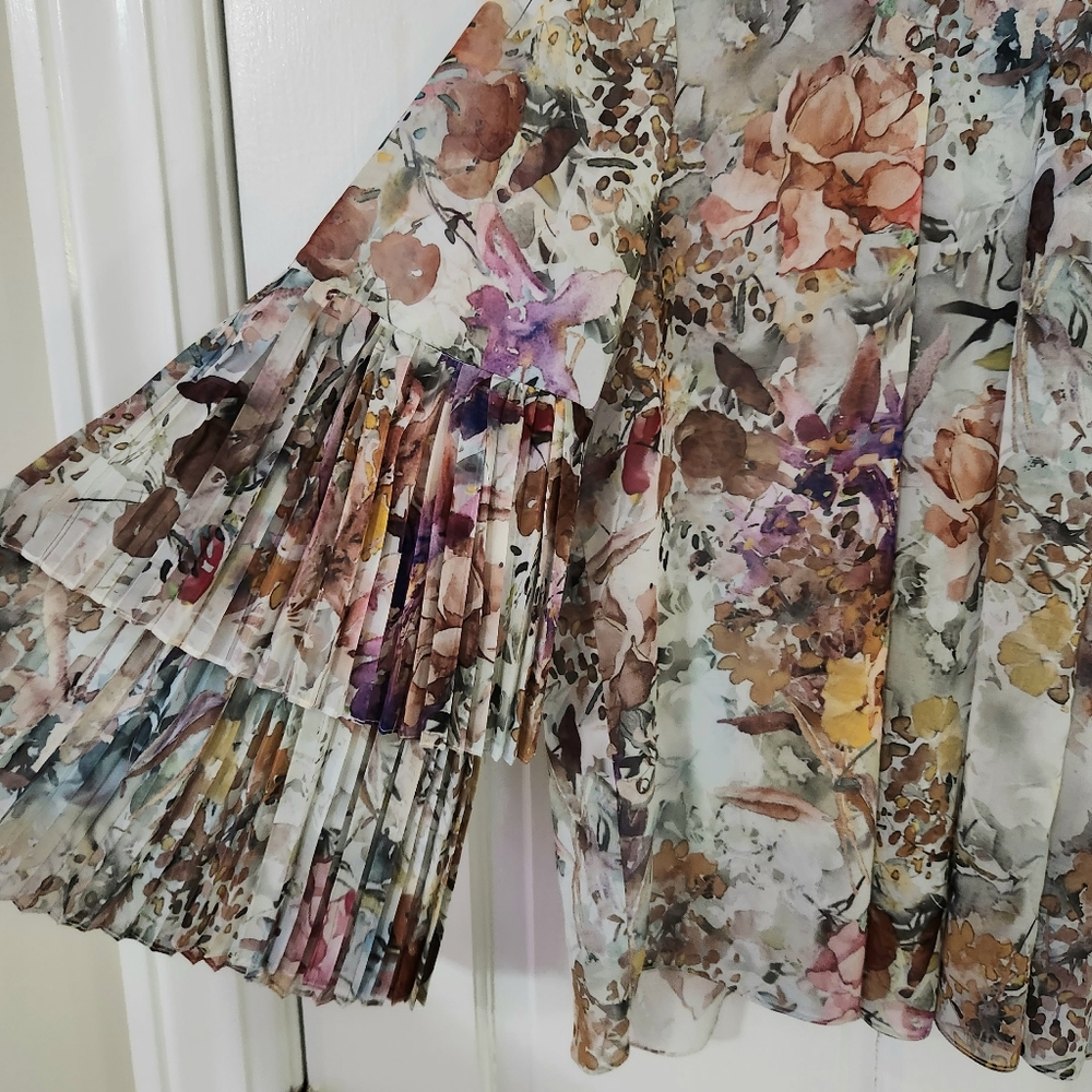 Donna Degnan Floral Blouse - Picture 2 of 6